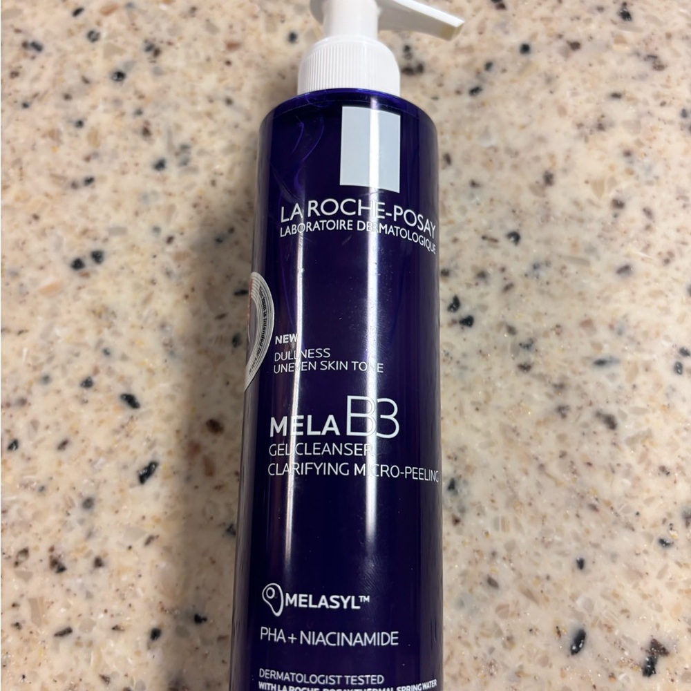 La Roche-Posey Mela B3 gel cleanser